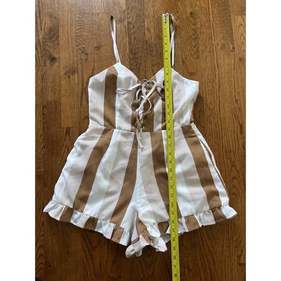 L’atiste Striped Crisscross Tie Front Romper Small Ruffle Hem Sleeveless Zipper - Picture 7 of 8